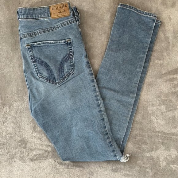 Hollister Ripped Jeans - Picture 2 of 7